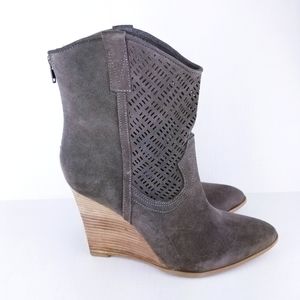 Crown Vintage Iris Boots